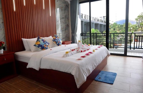 Double Room with Pool View